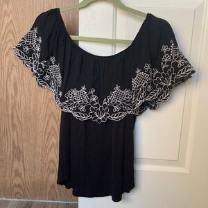 Daytrip black peasant top size S